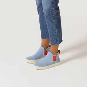 EUC 10.5 Blue Rothy’s Arctic Chelsea Sneakers